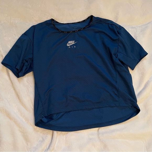 Nike Air Dri-Fit short sleeve crop top - Picture 3 of 4